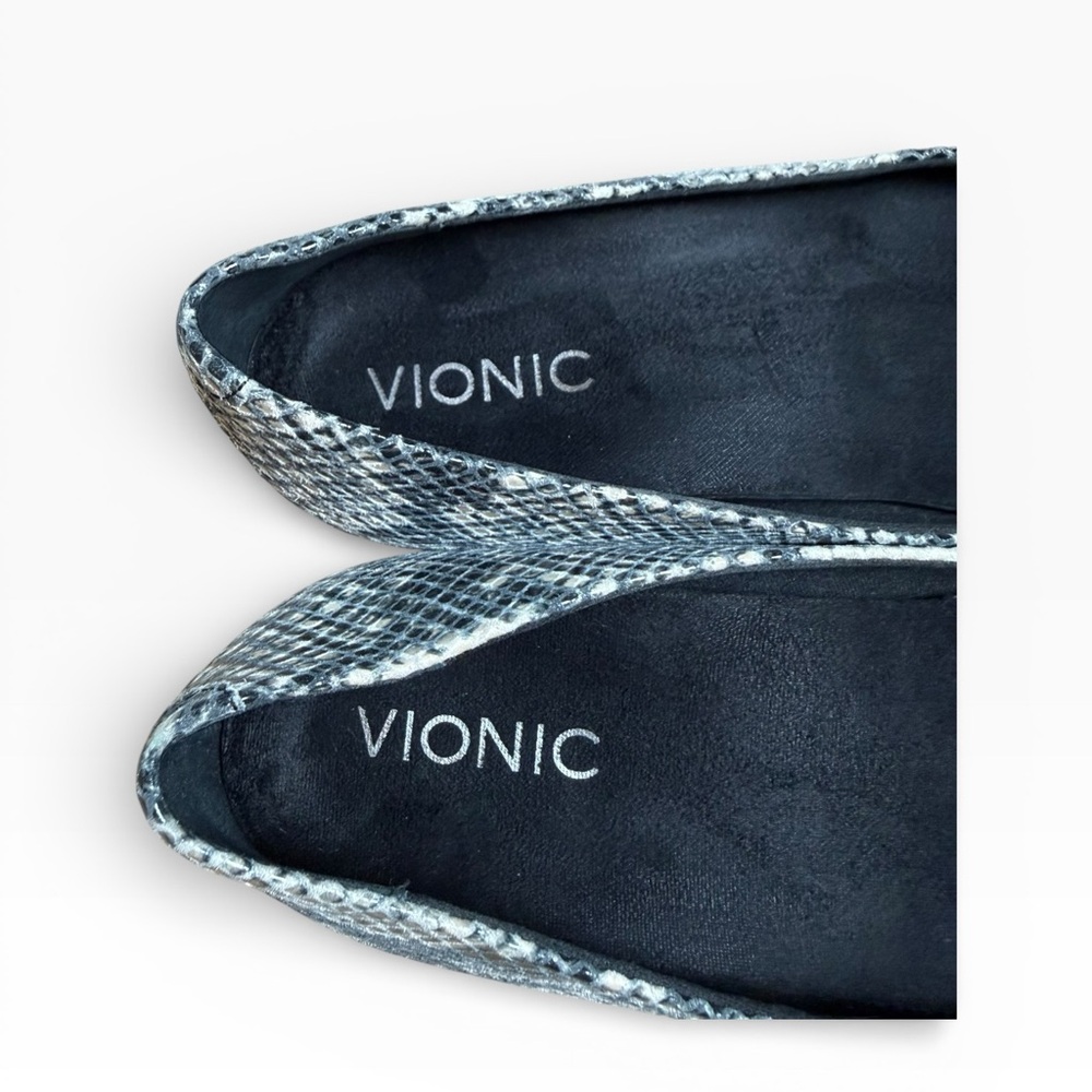 Vionic Women's Snakeskin Pattern Pointed Toe Flat… - image 4